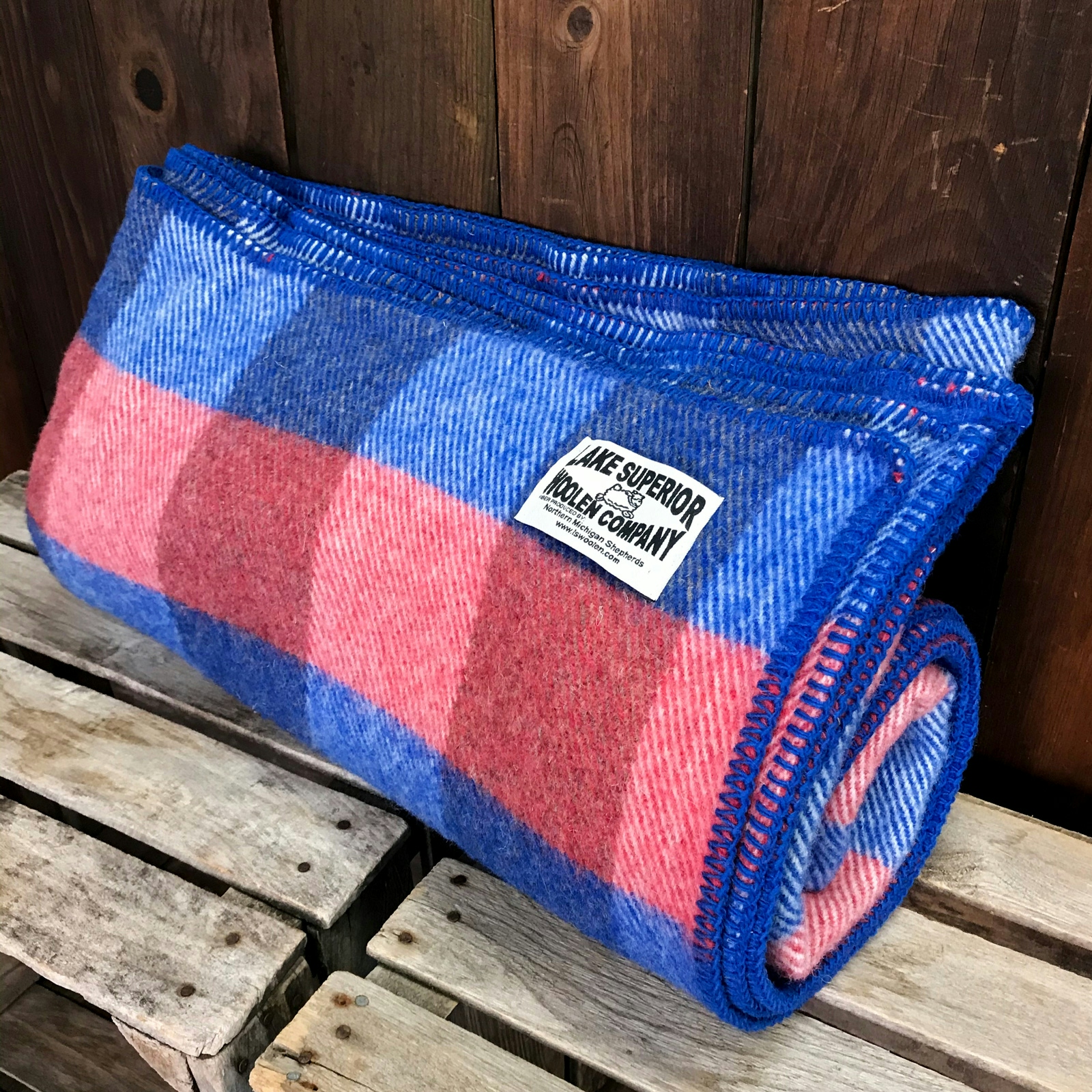 100 Virgin Wool Blanket • Red & Blue